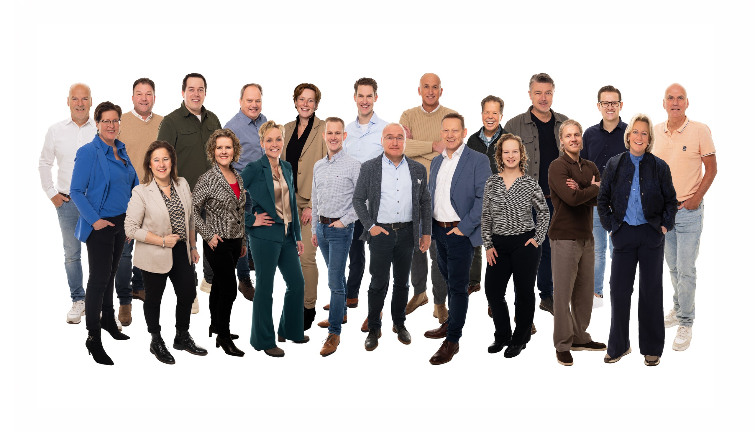Teamfoto van de medewerkers van OVM Twente, gezamenlijk geposeerd voor een witte achtergrond.